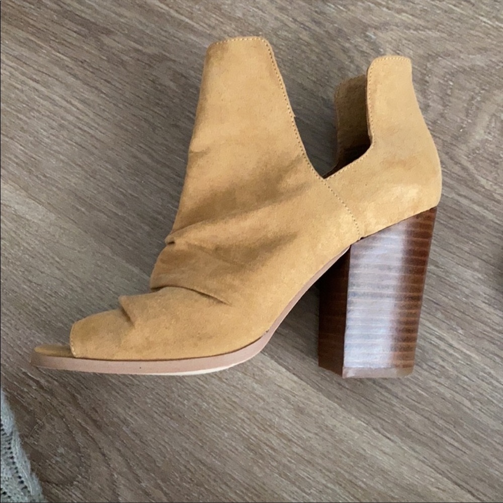 Suede slouch peep toe heels - Picture 2 of 2